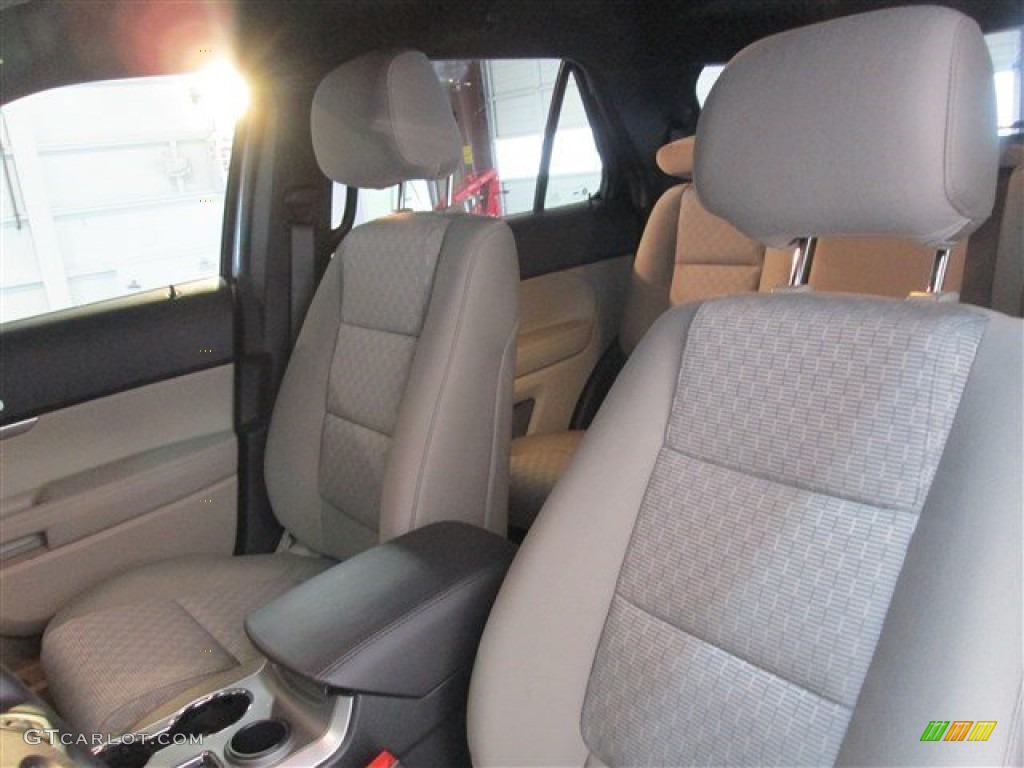 2015 Explorer XLT - Oxford White / Medium Light Stone photo #8