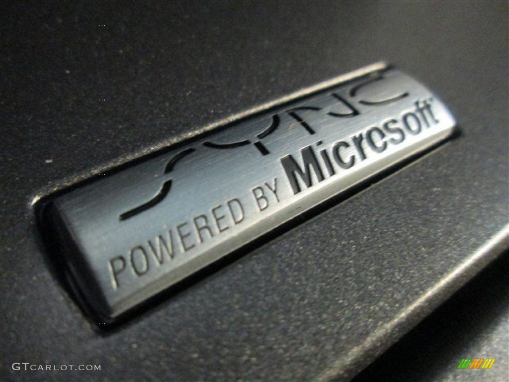 2015 Explorer XLT - Oxford White / Medium Light Stone photo #16