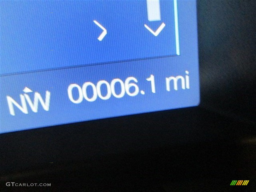 2015 Explorer XLT - Oxford White / Medium Light Stone photo #18