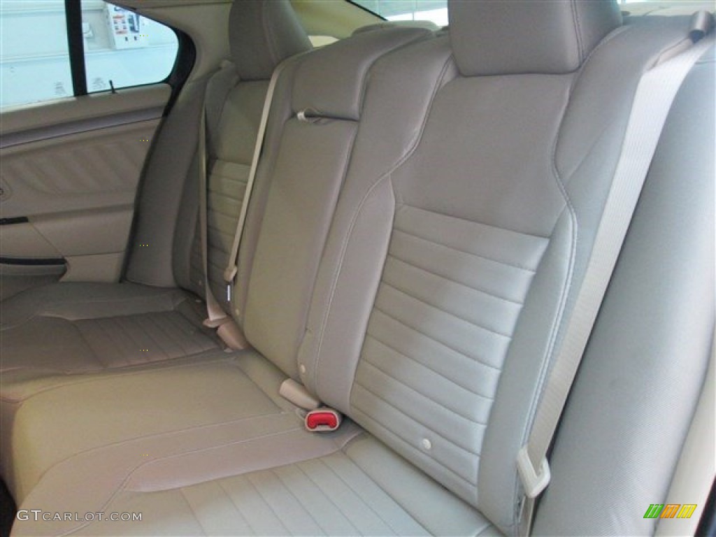 2015 Taurus SE - Deep Impact Blue Metallic / Dune photo #10