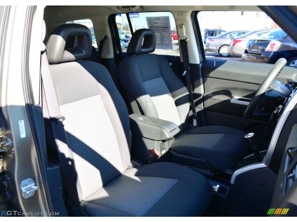 2008 Patriot Sport 4x4 - Light Khaki Metallic / Dark Slate Gray photo #14