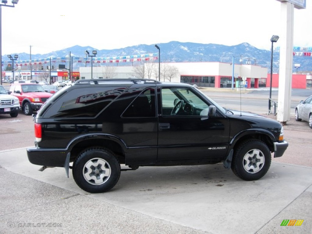 Onyx Black 2001 Chevrolet Blazer LS 4x4 Exterior Photo #100127400