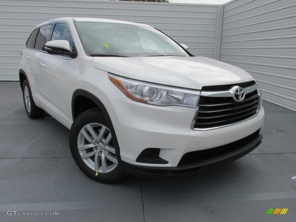 2015 Highlander LE - Blizzard Pearl White / Black photo #2