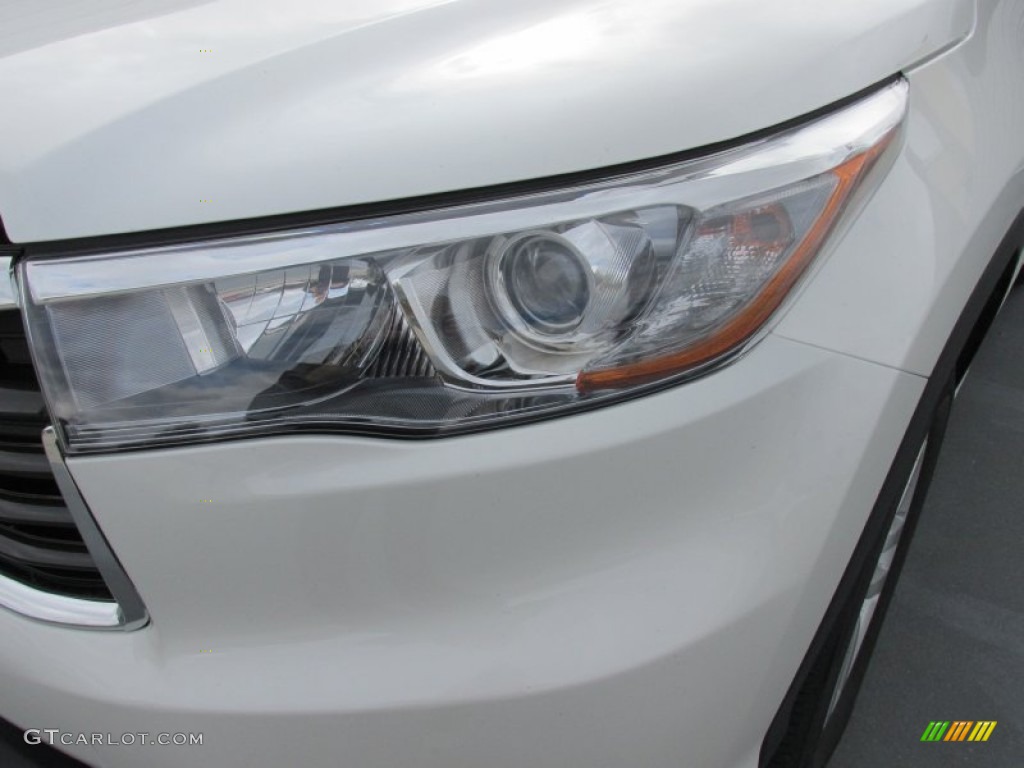 2015 Highlander LE - Blizzard Pearl White / Black photo #9