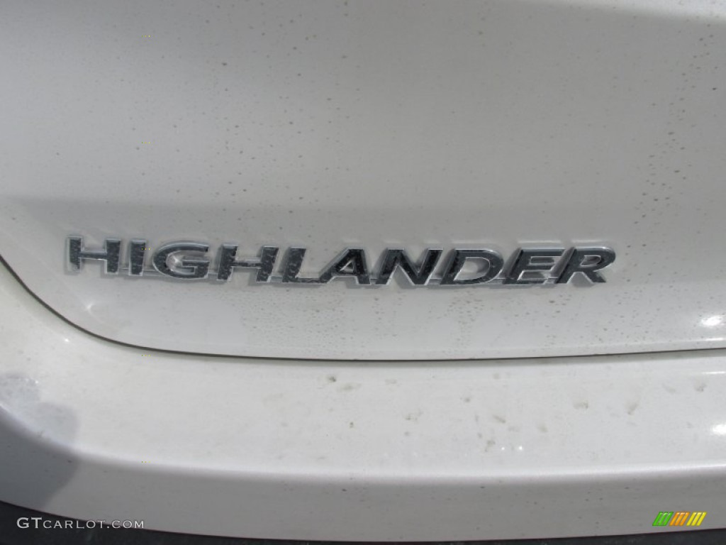 2015 Highlander LE - Blizzard Pearl White / Black photo #13