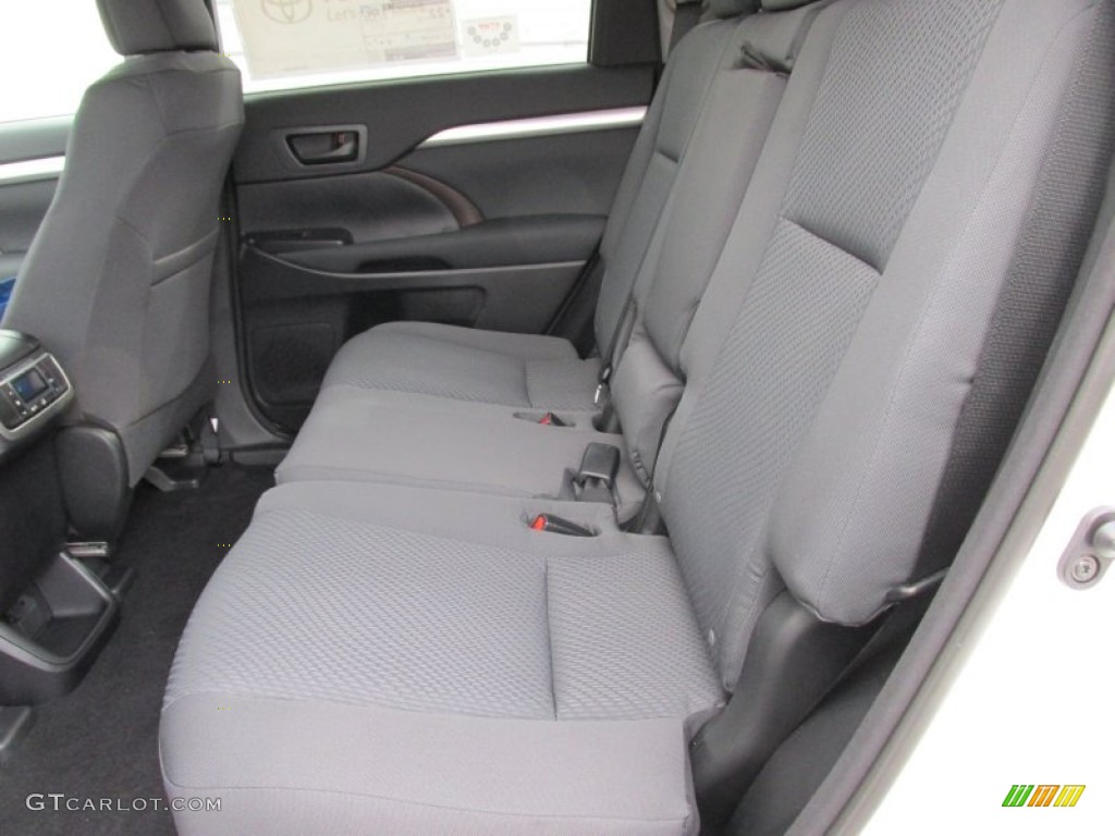 2015 Highlander LE - Blizzard Pearl White / Black photo #19