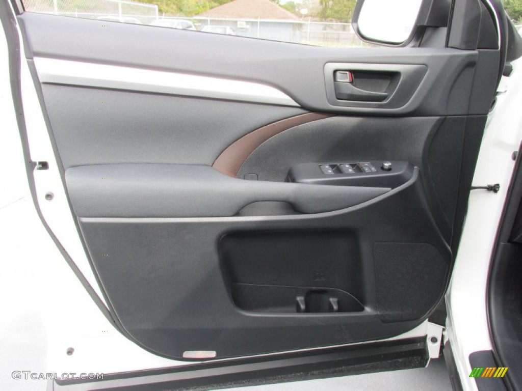 2015 Highlander LE - Blizzard Pearl White / Black photo #20