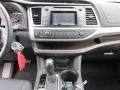 2015 Blizzard Pearl White Toyota Highlander LE  photo #25