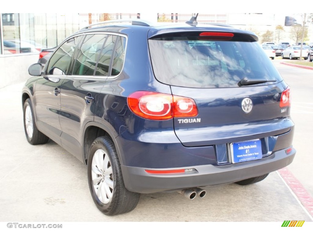 2011 Tiguan SE - Night Blue Metallic / Charcoal photo #6
