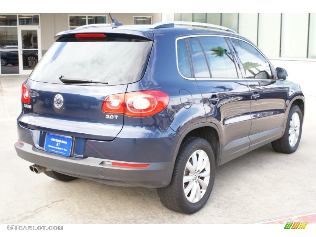 2011 Tiguan SE - Night Blue Metallic / Charcoal photo #8