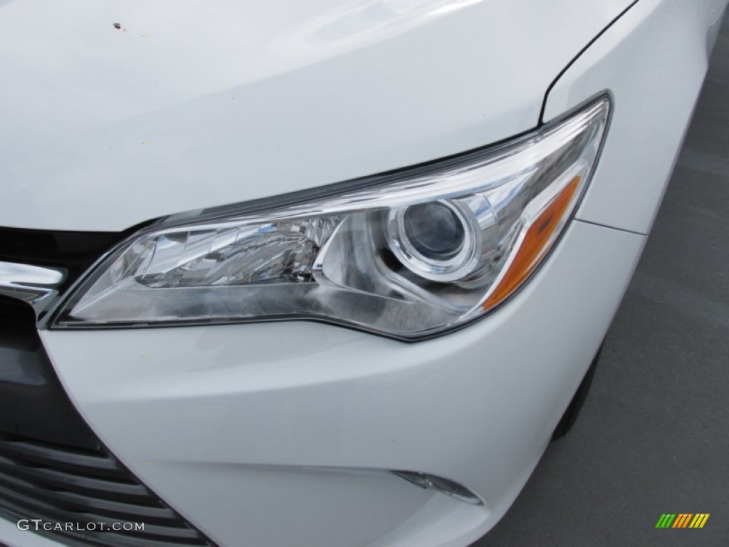 2015 Camry LE - Super White / Ash photo #9