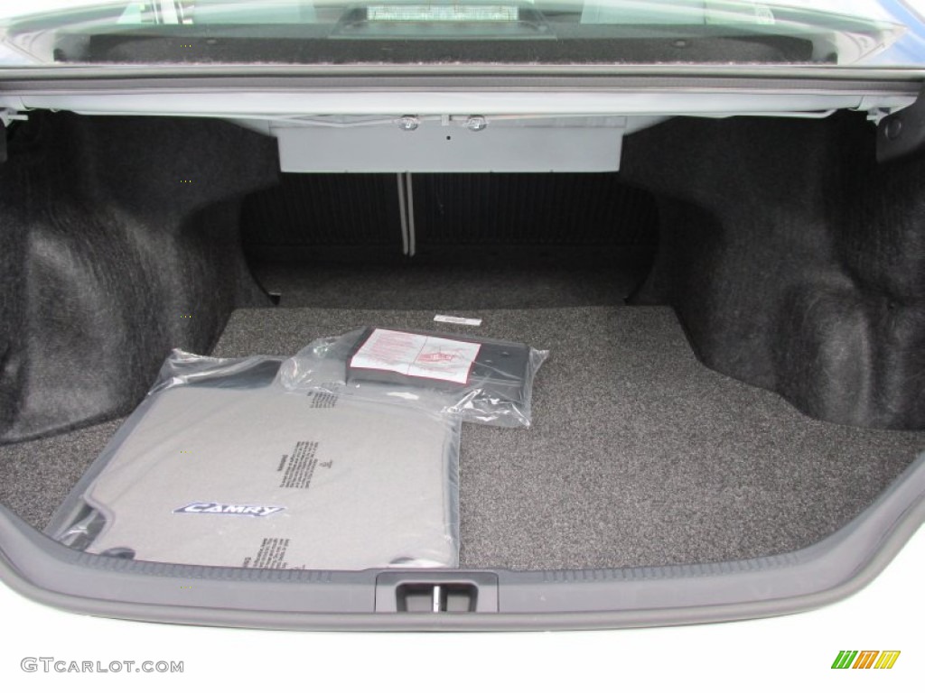2015 Camry LE - Super White / Ash photo #16
