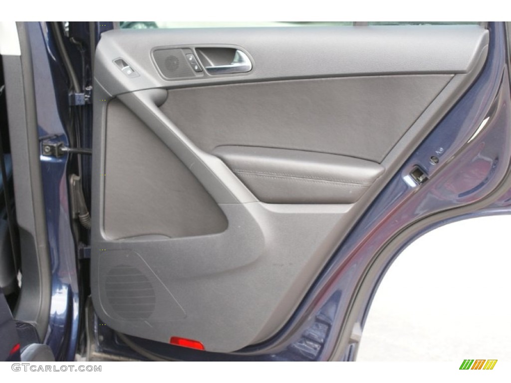 2011 Tiguan SE - Night Blue Metallic / Charcoal photo #18