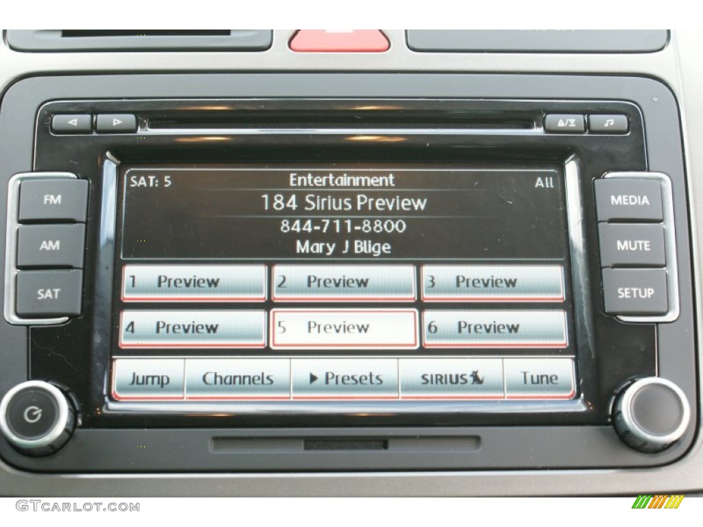 2011 Tiguan SE - Night Blue Metallic / Charcoal photo #31