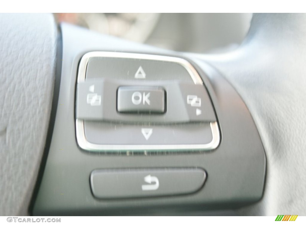2011 Tiguan SE - Night Blue Metallic / Charcoal photo #37