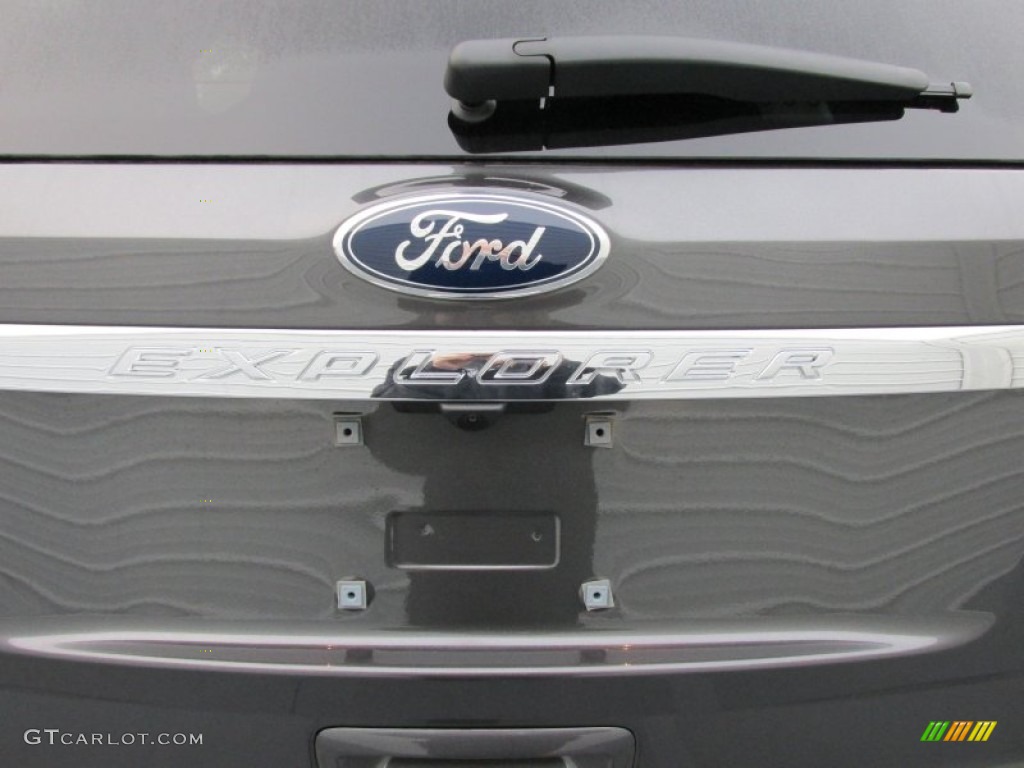 2015 Explorer XLT - Magnetic / Charcoal Black photo #14