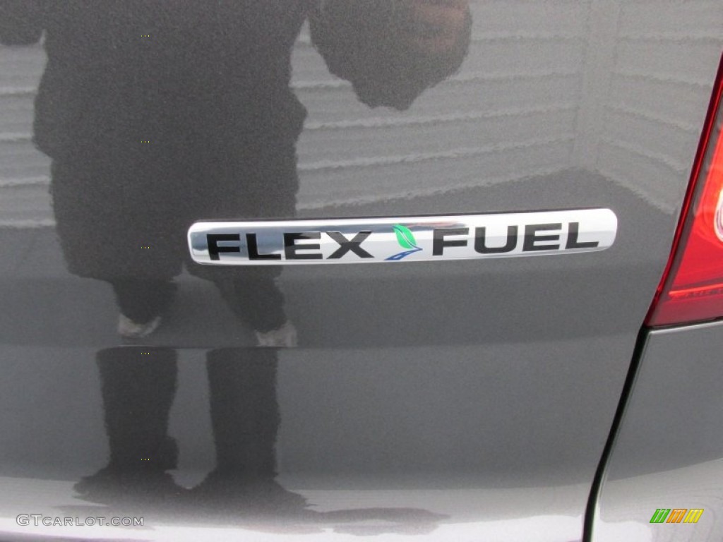 2015 Explorer XLT - Magnetic / Charcoal Black photo #15