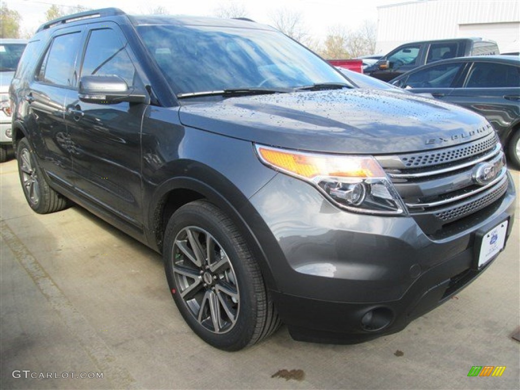 2015 Explorer XLT - Magnetic / Charcoal Black photo #1