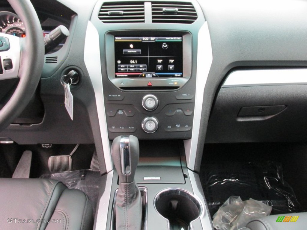 2015 Explorer XLT - Magnetic / Charcoal Black photo #29