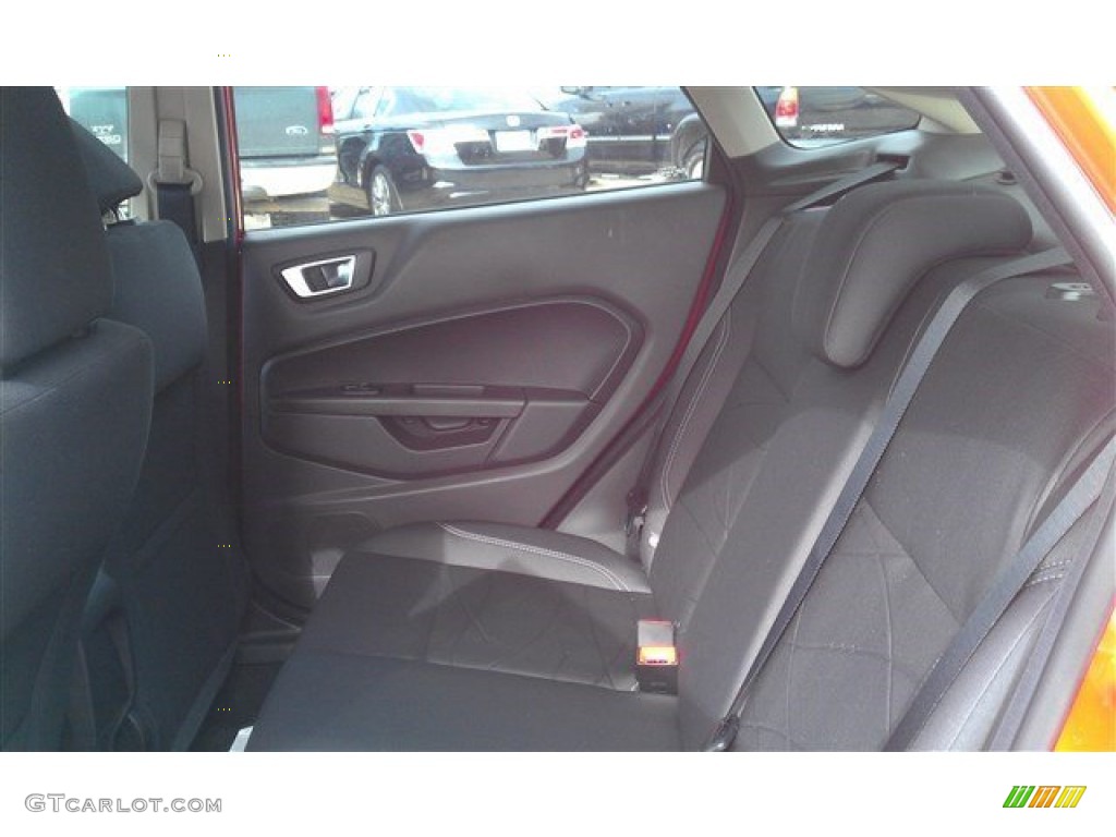 2015 Fiesta SE Sedan - Race Red / Charcoal Black photo #16