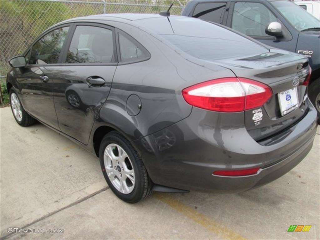 2015 Fiesta SE Sedan - Magnetic Metallic / Charcoal Black photo #5