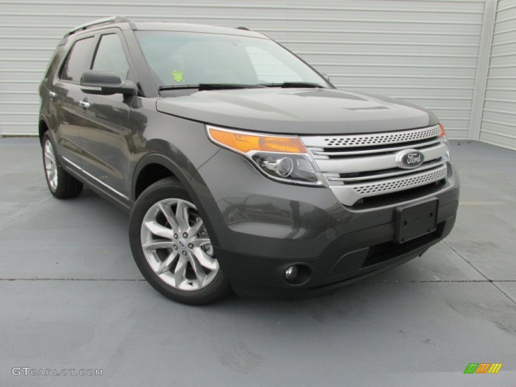 2015 Explorer XLT - Magnetic / Charcoal Black photo #2