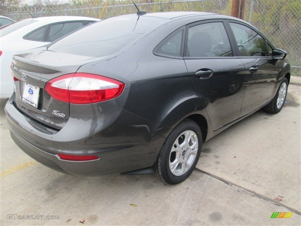 2015 Fiesta SE Sedan - Magnetic Metallic / Charcoal Black photo #7