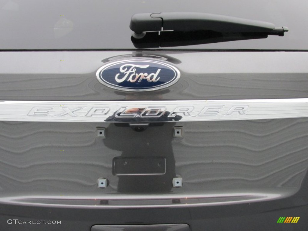 2015 Explorer XLT - Magnetic / Charcoal Black photo #14