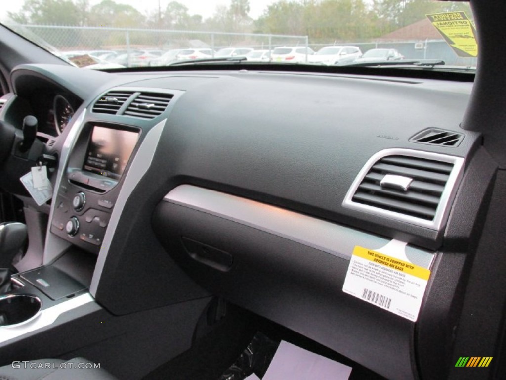 2015 Explorer XLT - Magnetic / Charcoal Black photo #17