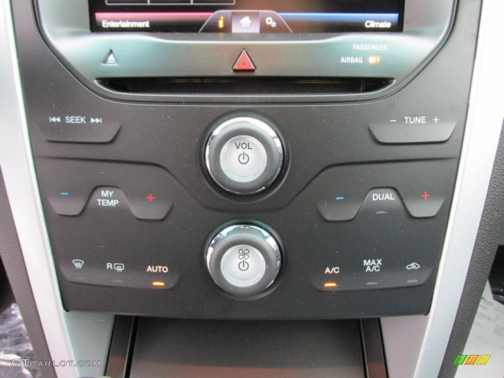 2015 Explorer XLT - Magnetic / Charcoal Black photo #31