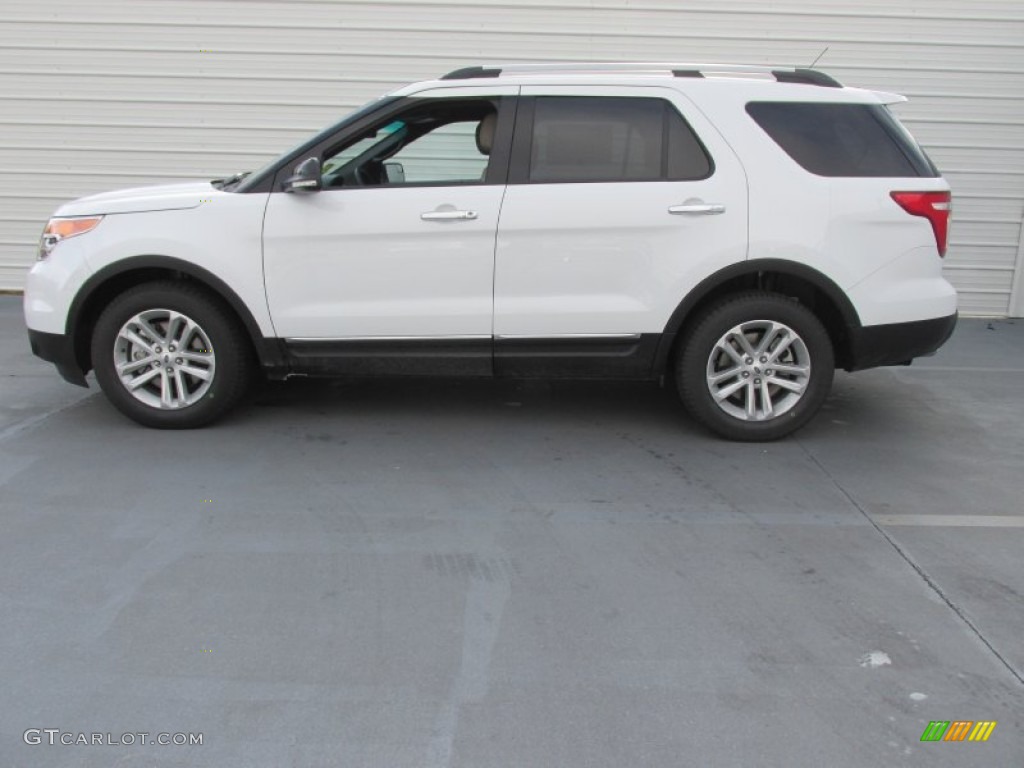 2015 Explorer XLT - Oxford White / Medium Light Stone photo #6