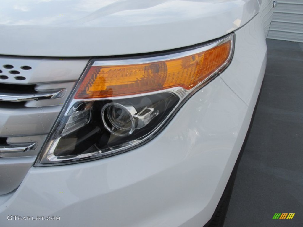 2015 Explorer XLT - Oxford White / Medium Light Stone photo #9