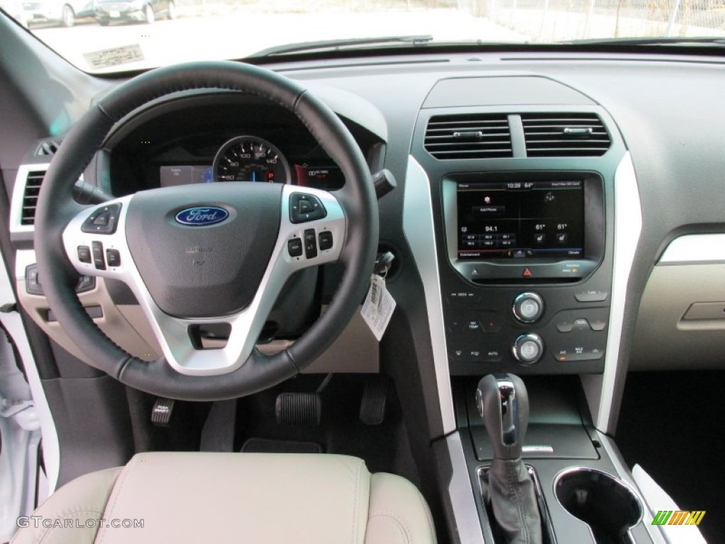 2015 Explorer XLT - Oxford White / Medium Light Stone photo #27