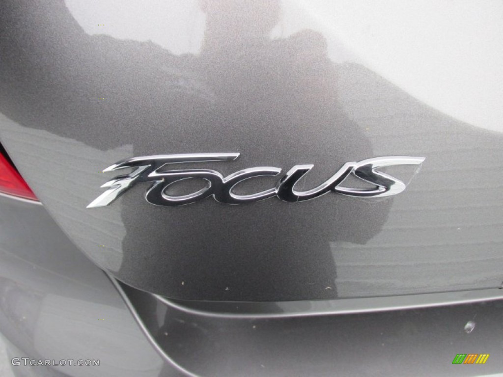 2014 Focus SE Sedan - Sterling Gray / Medium Light Stone photo #13
