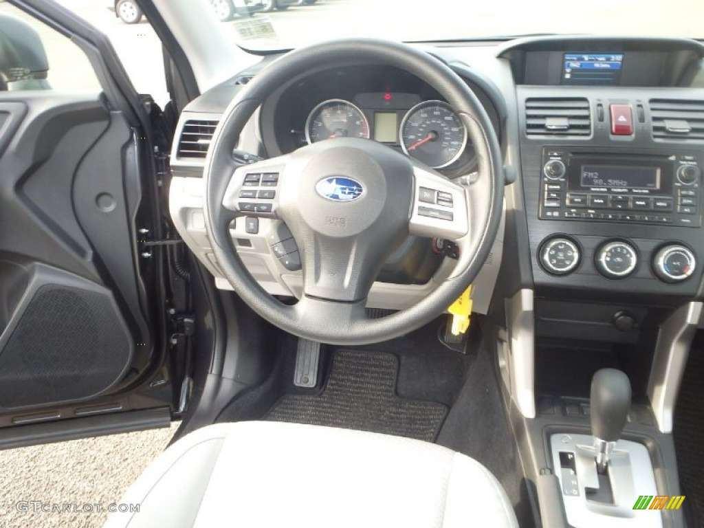 2015 Forester 2.5i - Dark Gray Metallic / Gray photo #13