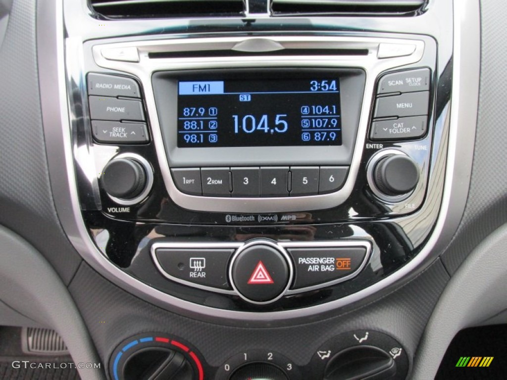 2015 Hyundai Accent GLS Controls Photo #100155643