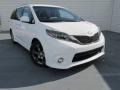 Front 3/4 View of 2015 Sienna SE