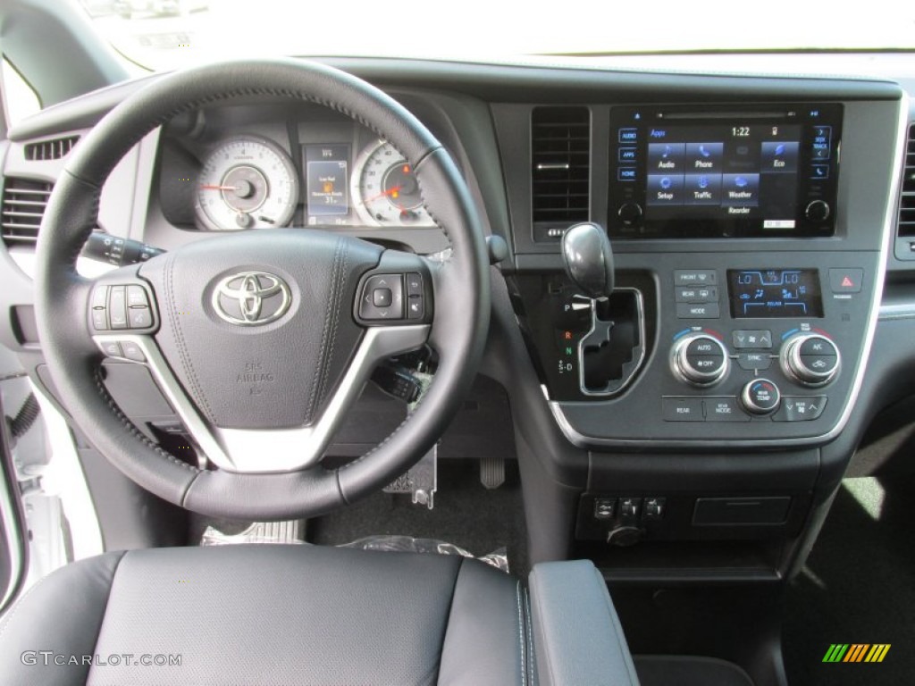 2015 Toyota Sienna SE Dashboard Photos