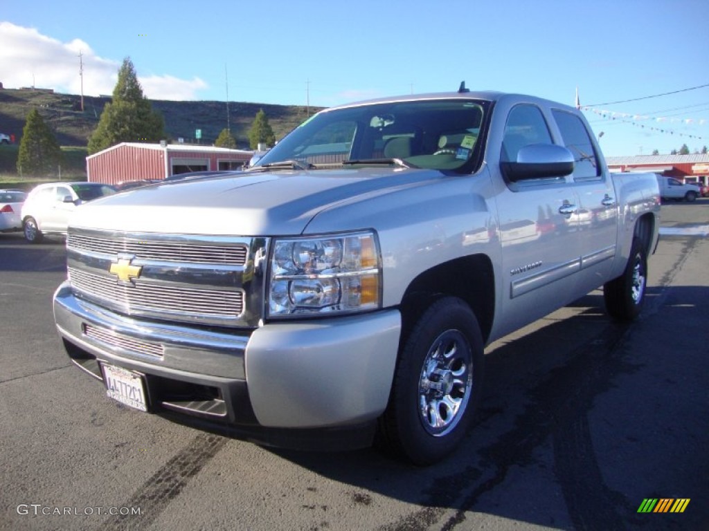 2011 Silverado 1500 LS Crew Cab - Sheer Silver Metallic / Dark Titanium photo #3