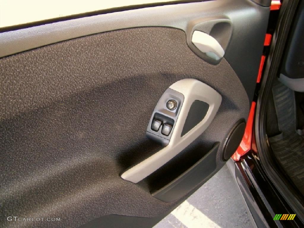 2008 fortwo passion coupe - Rally Red / Design Black photo #16