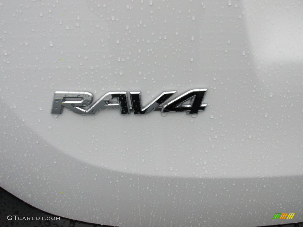 2015 RAV4 XLE - Super White / Black photo #14
