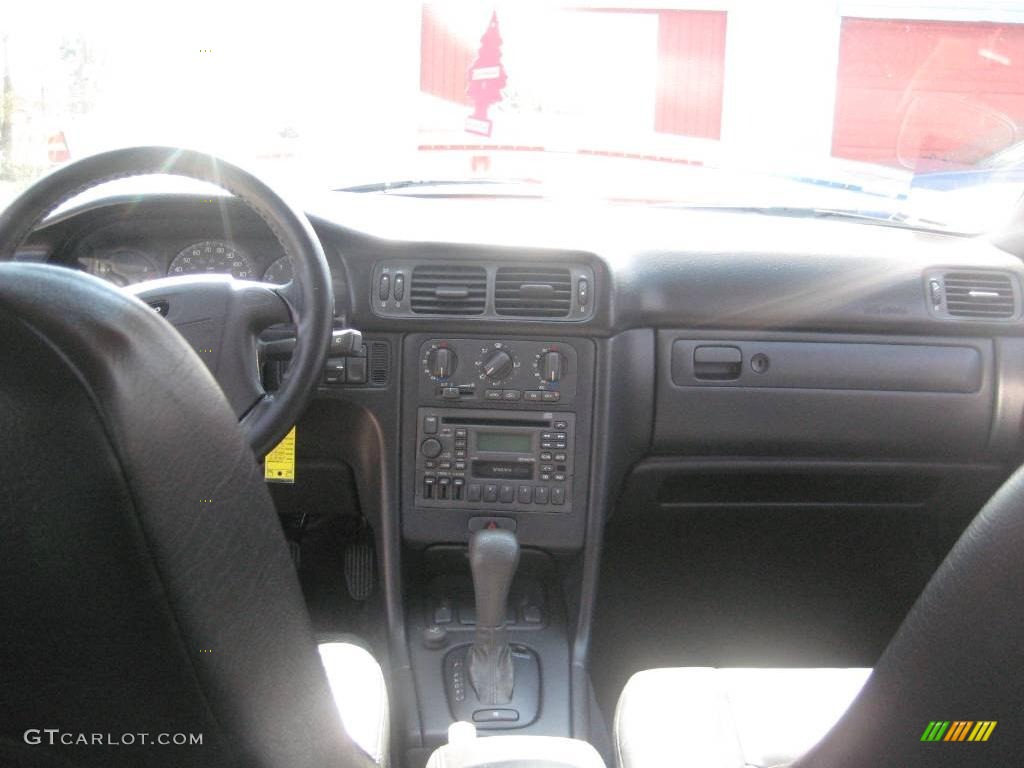1999 V70 XC AWD - Black / Graphite photo #5