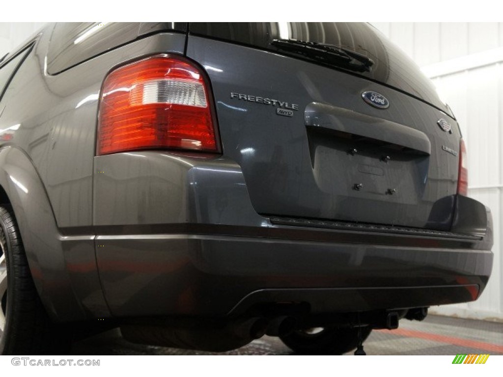 2005 Freestyle Limited AWD - Dark Shadow Grey Metallic / Pebble photo #55