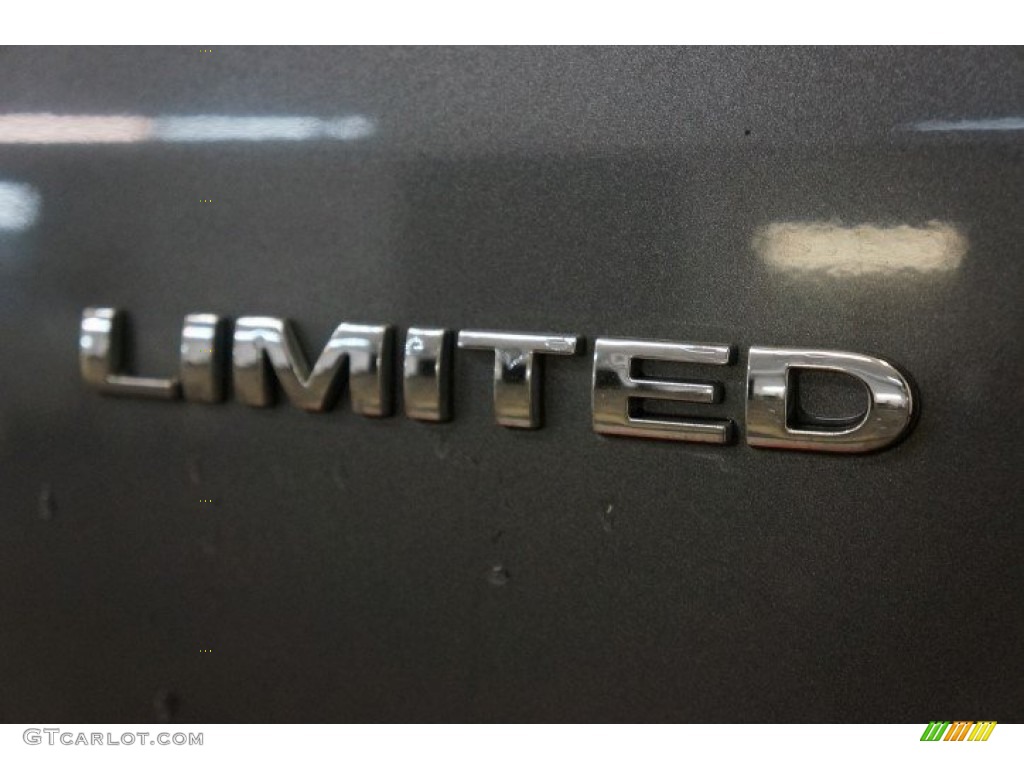 2005 Freestyle Limited AWD - Dark Shadow Grey Metallic / Pebble photo #70