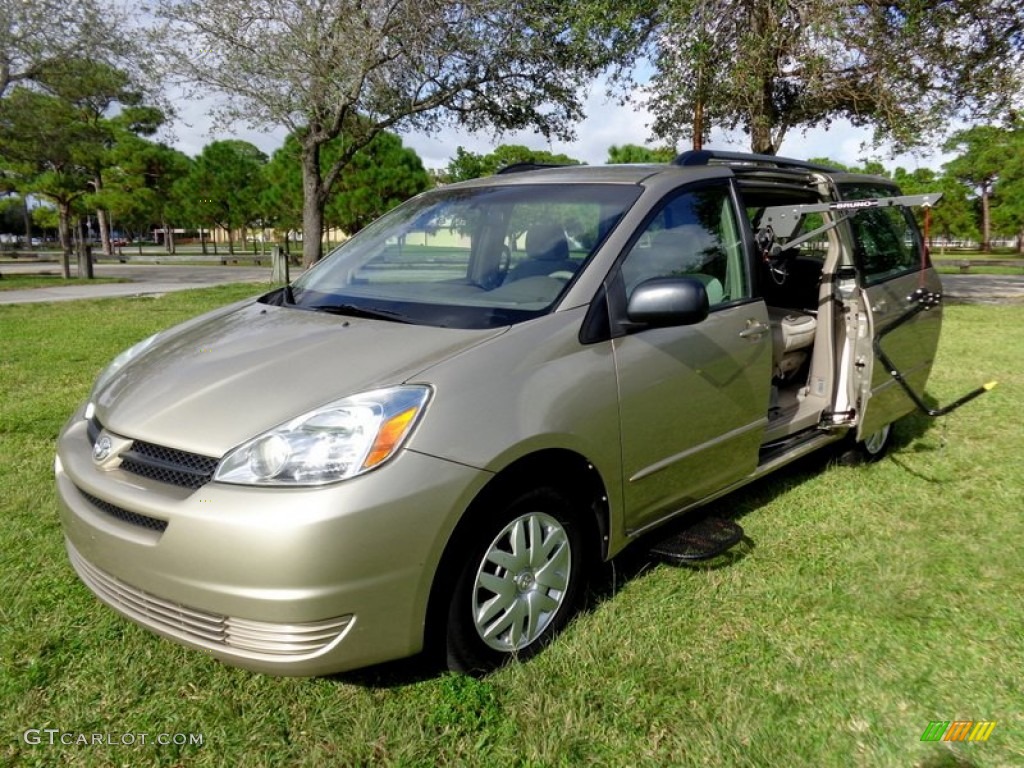 2004 Sienna CE - Desert Sand Mica / Fawn Beige photo #1