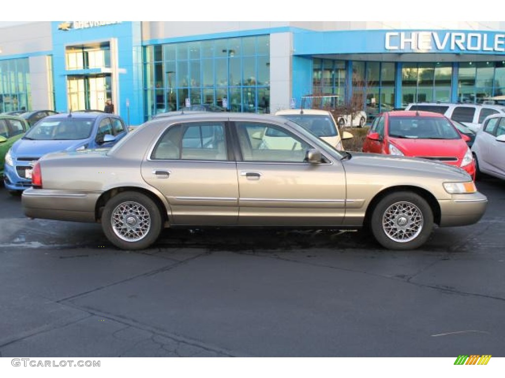 2002 Grand Marquis GS - Arizona Beige Metallic / Medium Parchment photo #1