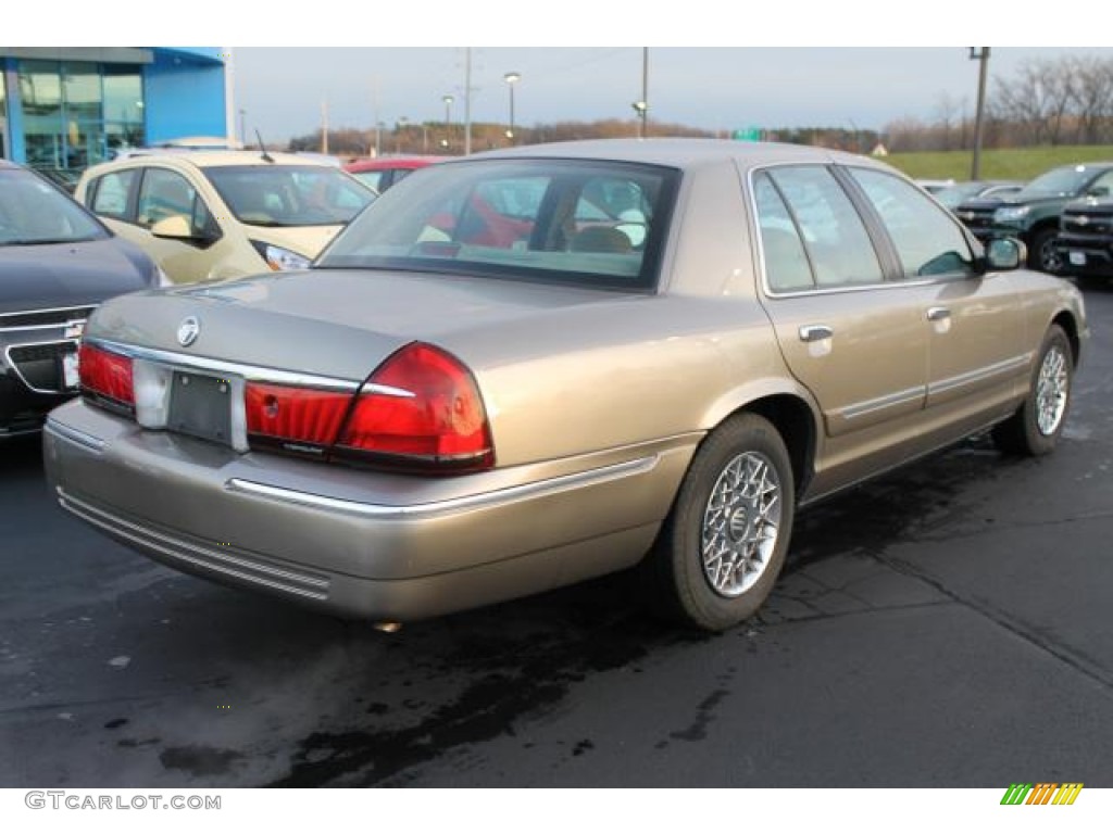 2002 Grand Marquis GS - Arizona Beige Metallic / Medium Parchment photo #3