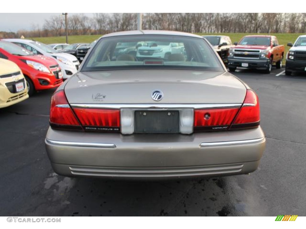 2002 Grand Marquis GS - Arizona Beige Metallic / Medium Parchment photo #6