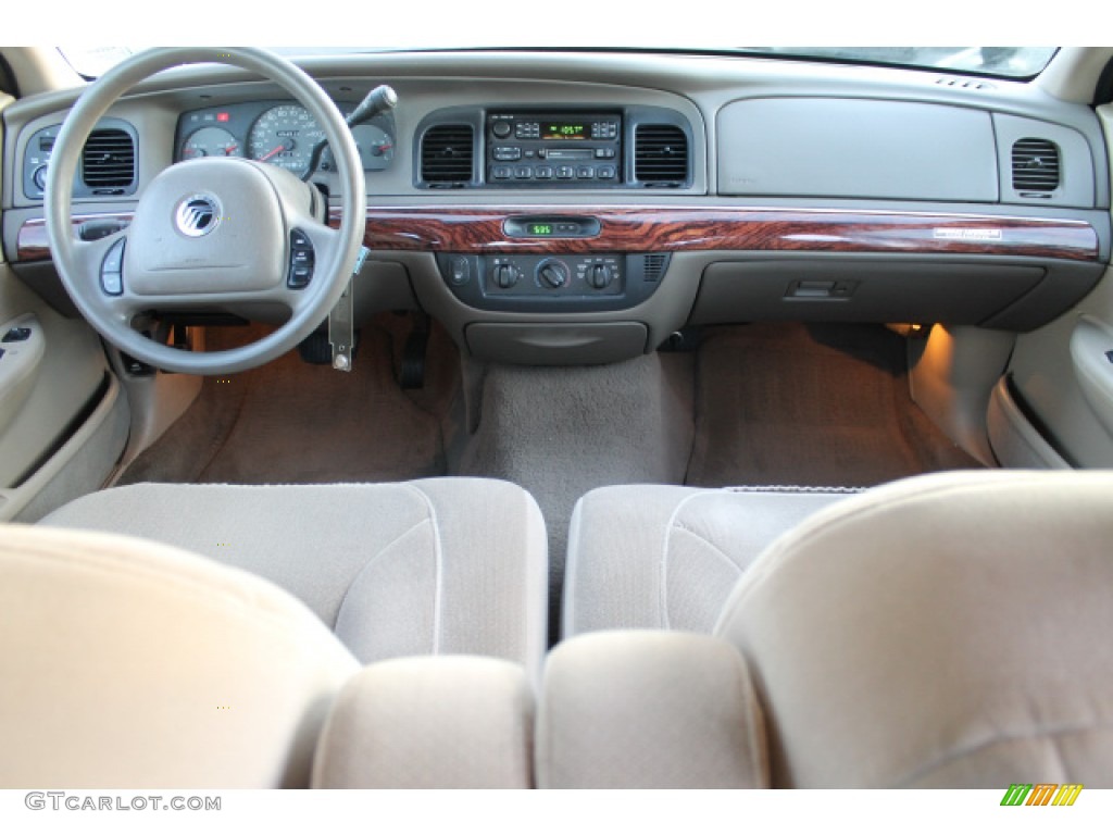 2002 Grand Marquis GS - Arizona Beige Metallic / Medium Parchment photo #10
