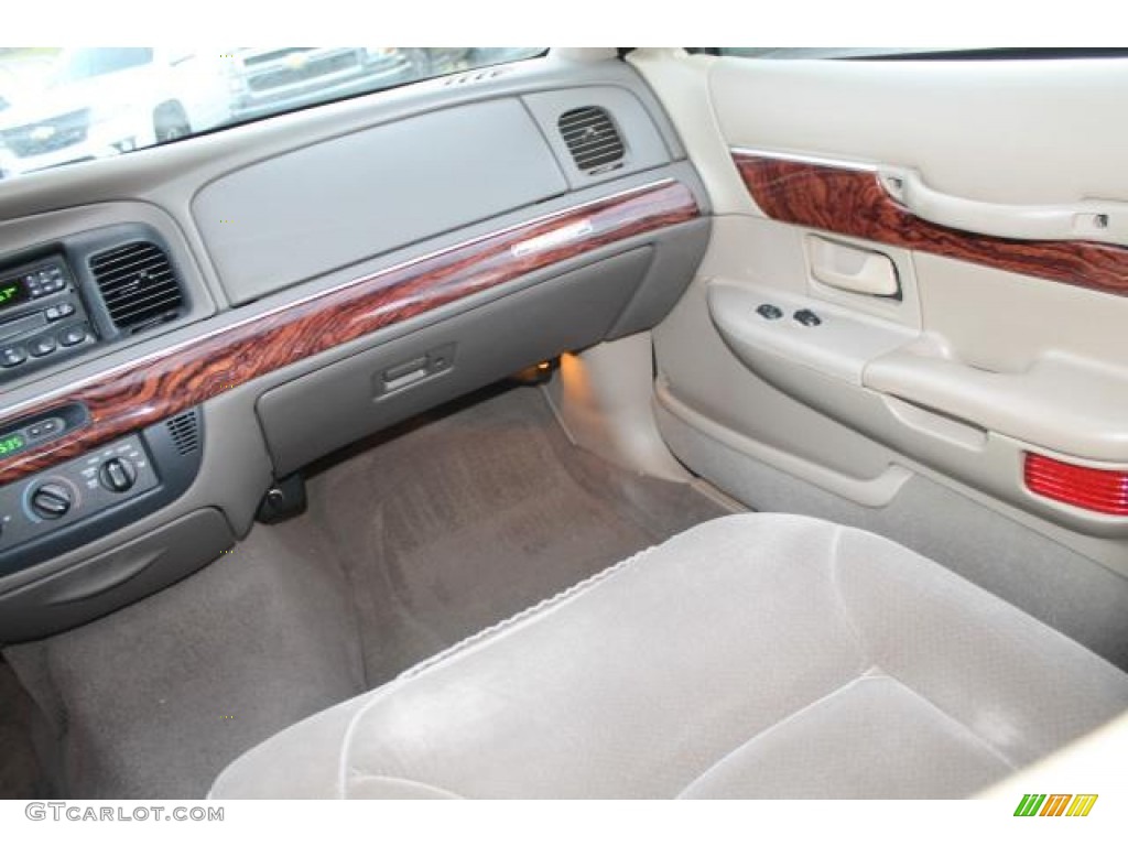 2002 Grand Marquis GS - Arizona Beige Metallic / Medium Parchment photo #13